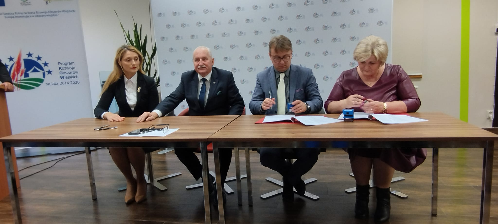 podpisanie umowę na dofinansowanie inwestycji dotyczącej modernizacji oczyszczalni ścieków w miejscowości Kuce.
