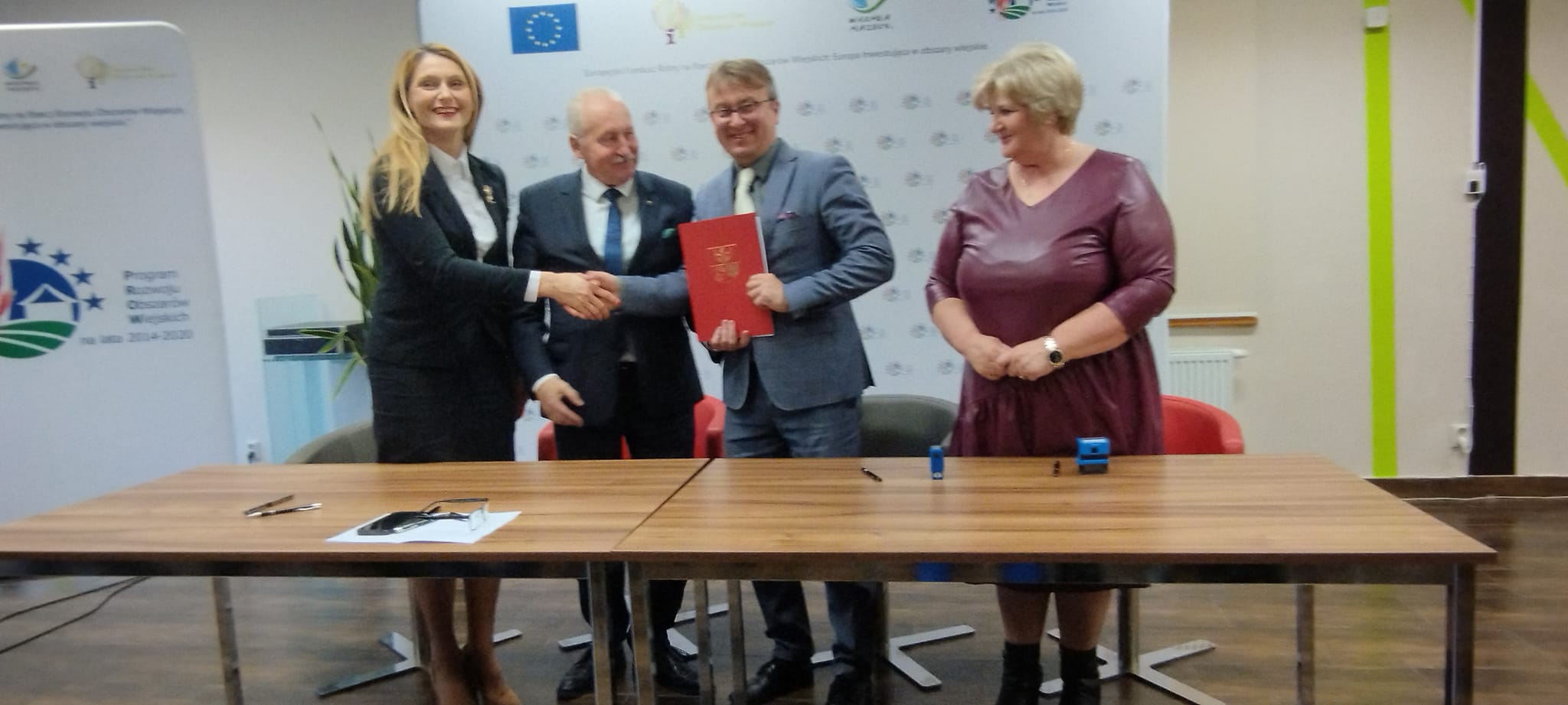 podpisanie umowę na dofinansowanie inwestycji dotyczącej modernizacji oczyszczalni ścieków w miejscowości Kuce.